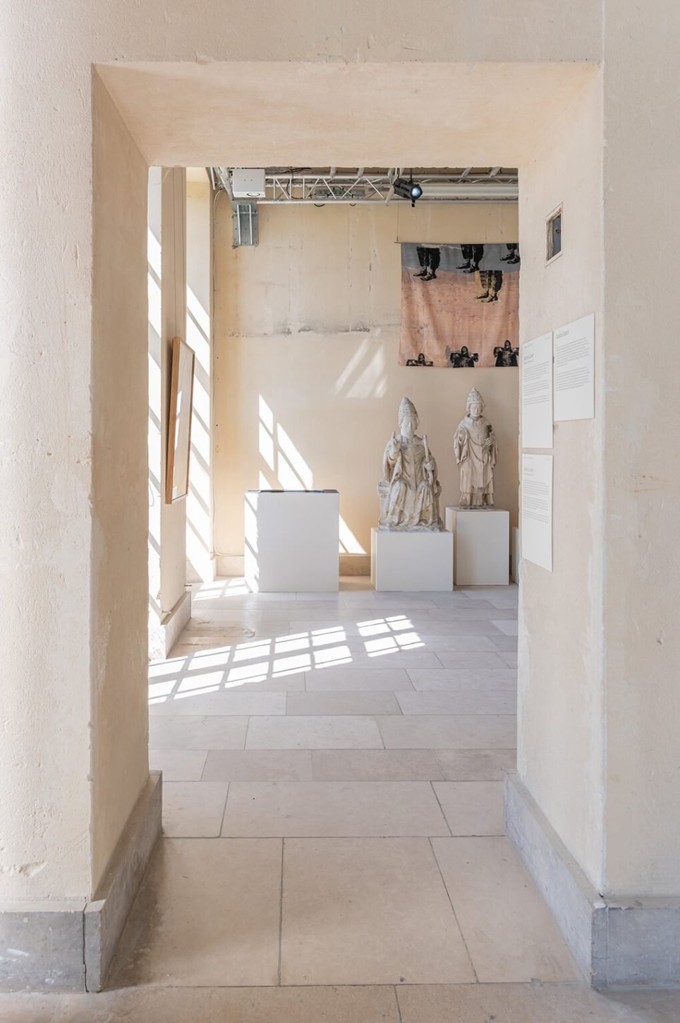 Exposition « Le Temps creuse même le marbre » à l’Abbaye De Jumièges